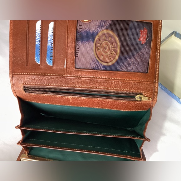 NEW- Rica Lewis leather fold over snap wallet - Picture 5 of 6